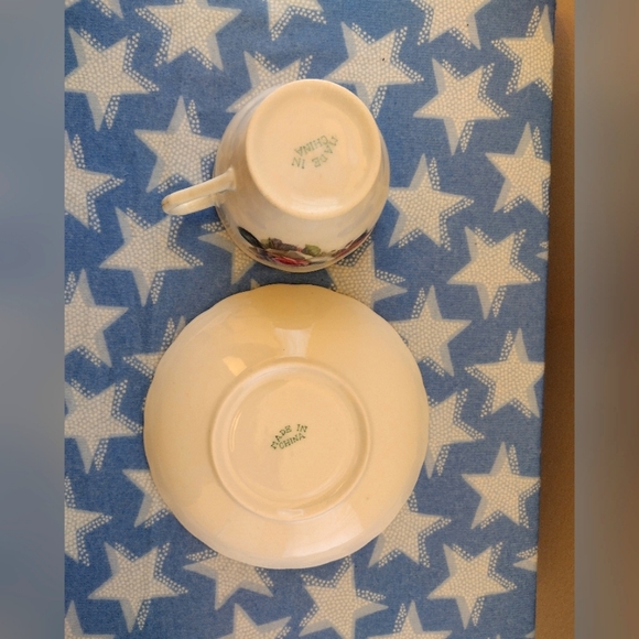 1 Teacup & 2 saucers Vintage - Picture 4 of 7